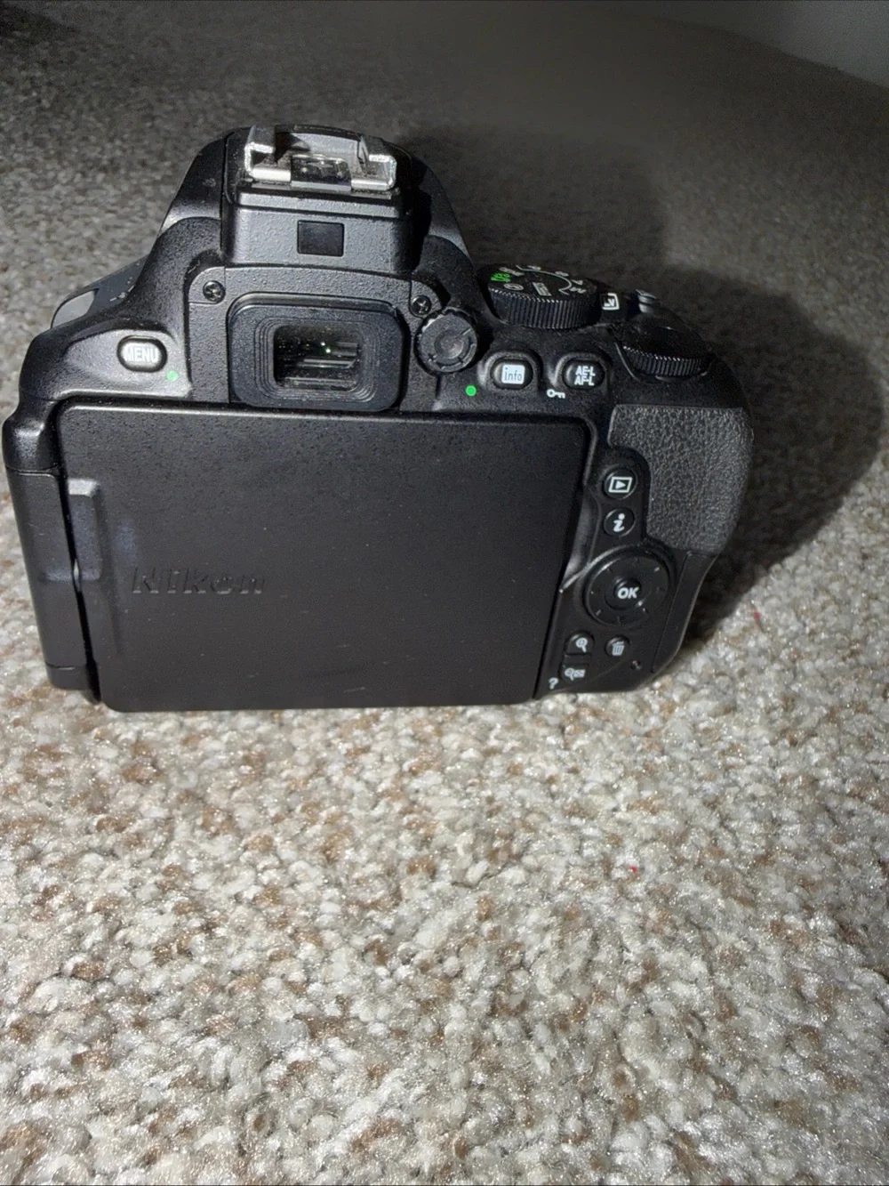 Nikon D5600 DSLR camera AF-P DX NIKOR lens